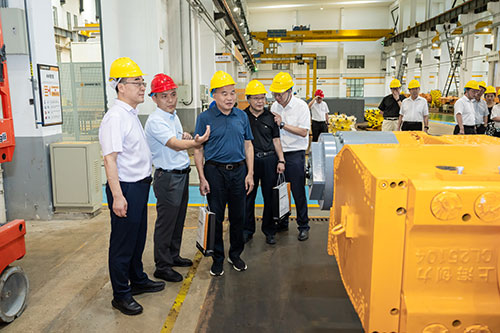 雙星耀煤海!創力(li)集(ji)團(tuán)首髮(fa)大(da)坡度掘錨機(jī)與高(gao)速(su)采煤機(jī)新(xin)産(chan)品(pin)髮(fa)布會取得圓滿成(cheng)功(圖7) 雙星耀煤海!創力(li)集(ji)團(tuán)首髮(fa)大(da)坡度掘錨機(jī)與高(gao)速(su)采煤機(jī)新(xin)産(chan)品(pin)髮(fa)布會取得圓滿成(cheng)功(圖7)