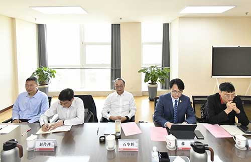 上海創力(li)集(ji)團(tuán)創始人(ren)石華輝一(yi)行赴冀中(zhong)能(néng)源集(ji)團(tuán)走(zou)訪交流(圖2)