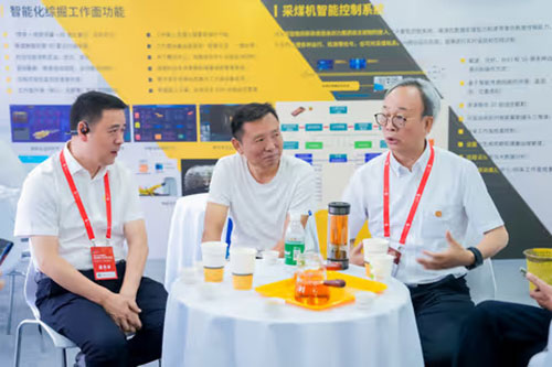 實力(li)彰顯！上海創力(li)集(ji)團(tuán)參展(zhan)貴州國(guo)際(ji)能(néng)源産(chan)業博覽交易會取得圓滿成(cheng)功(圖4)