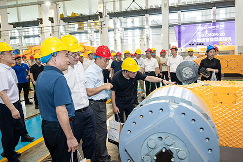 雙星耀煤海!創力(li)集(ji)團(tuán)首髮(fa)大(da)坡度掘錨機(jī)與高(gao)速(su)采煤機(jī)新(xin)産(chan)品(pin)髮(fa)布會取得圓滿成(cheng)功(圖8) 雙星耀煤海!創力(li)集(ji)團(tuán)首髮(fa)大(da)坡度掘錨機(jī)與高(gao)速(su)采煤機(jī)新(xin)産(chan)品(pin)髮(fa)布會取得圓滿成(cheng)功(圖8)